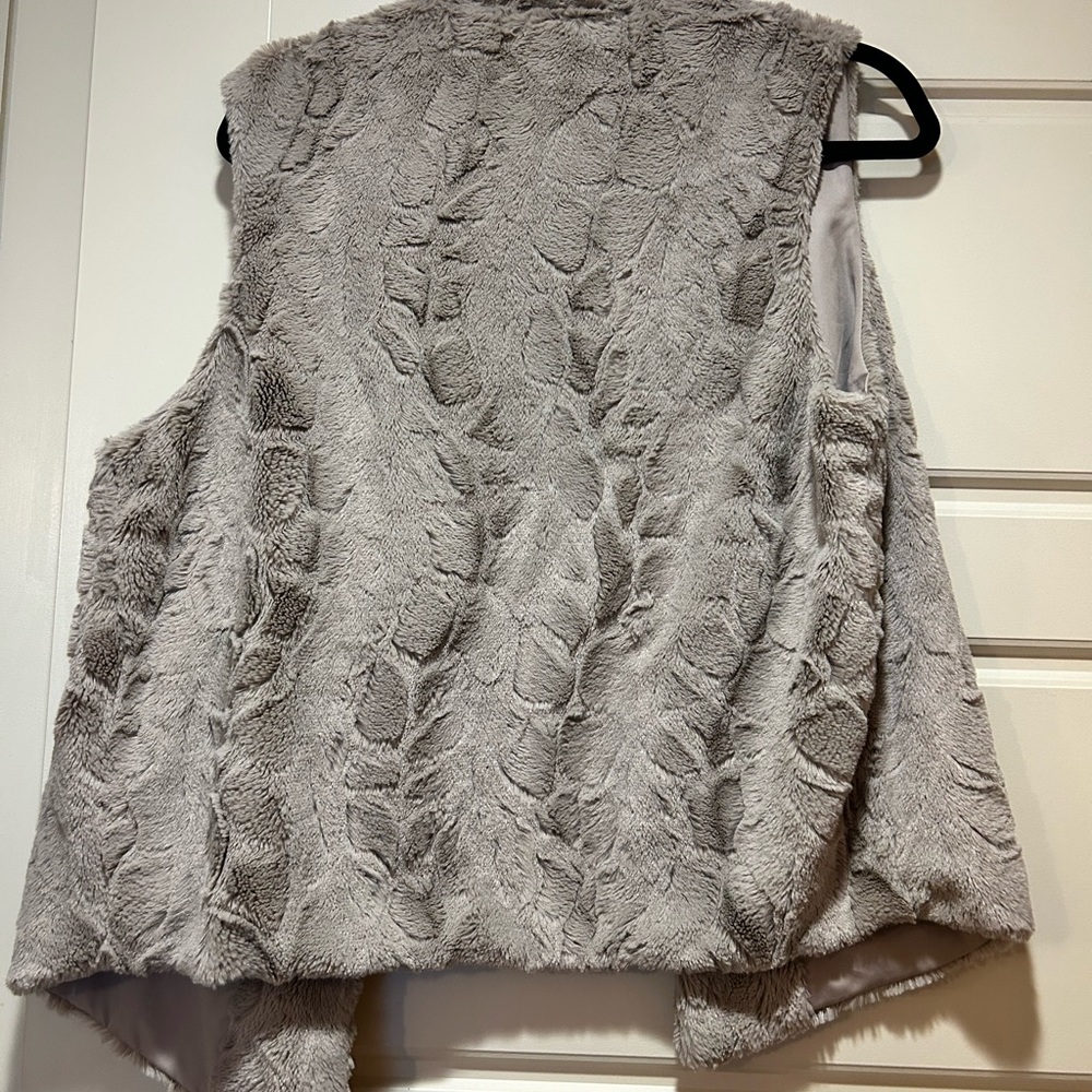 Jack by BB Dakota faux fur vest - Picture 4 of 6